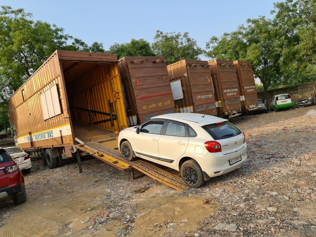 Car transport in India